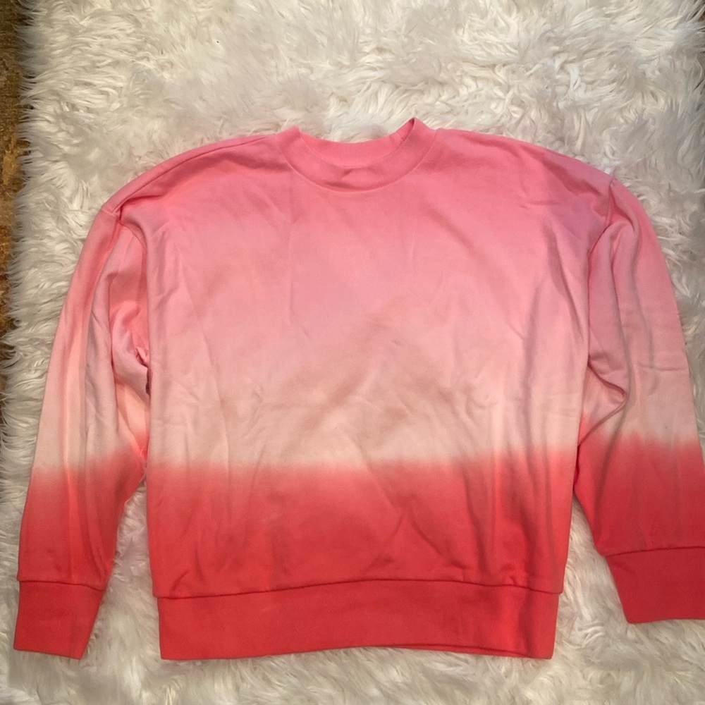 GAP Small sweatshirt, fades from pink to light red, super soft
